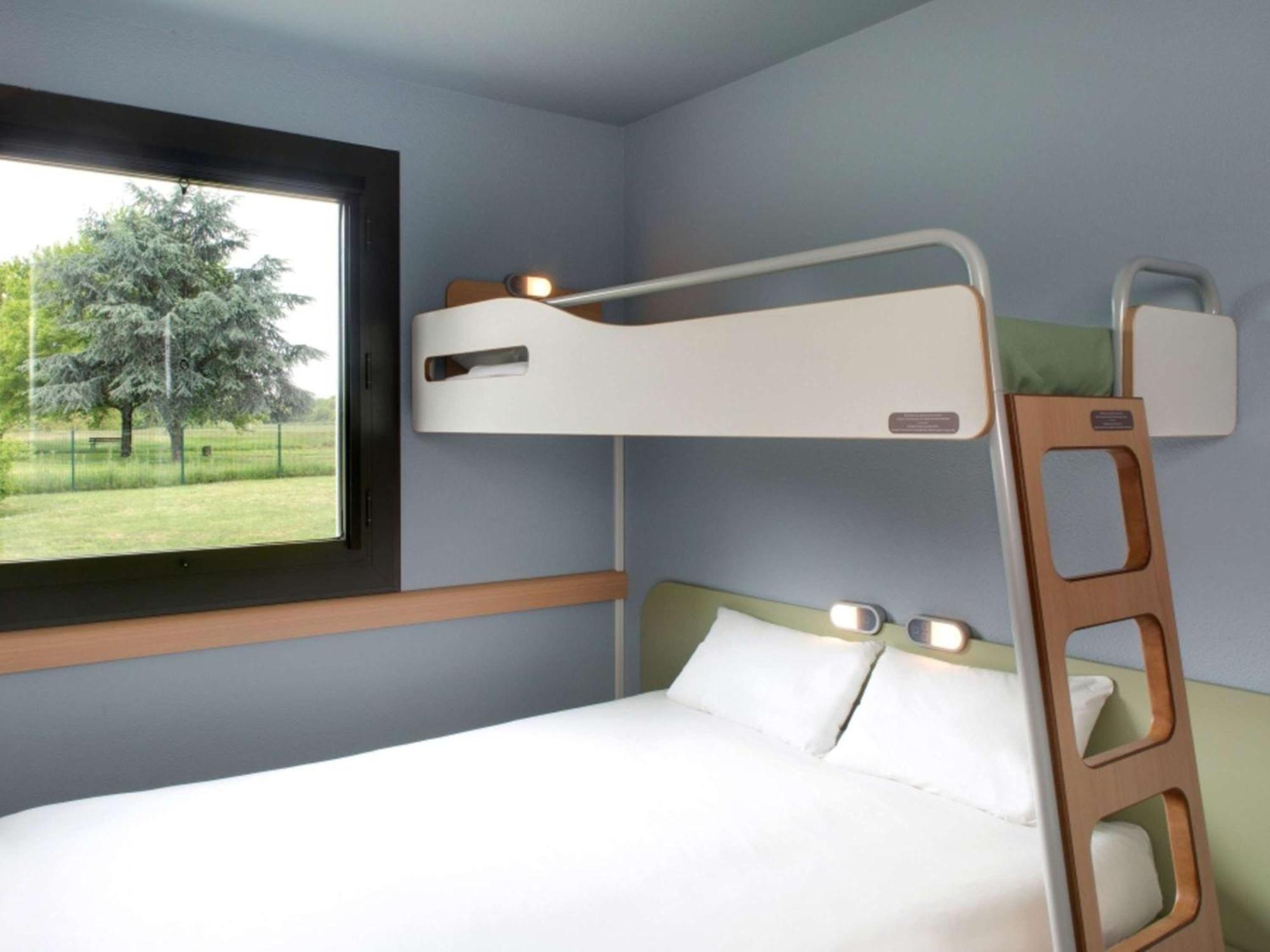 Ibis Budget Montceau Les Mines ภายนอก รูปภาพ