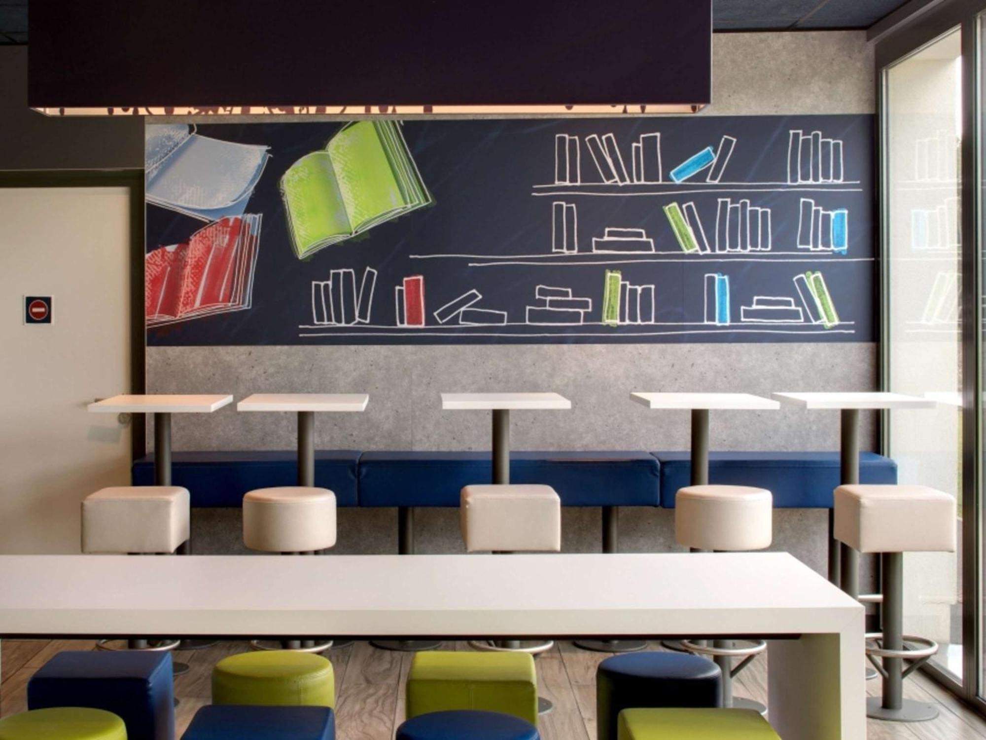 Ibis Budget Montceau Les Mines ภายนอก รูปภาพ