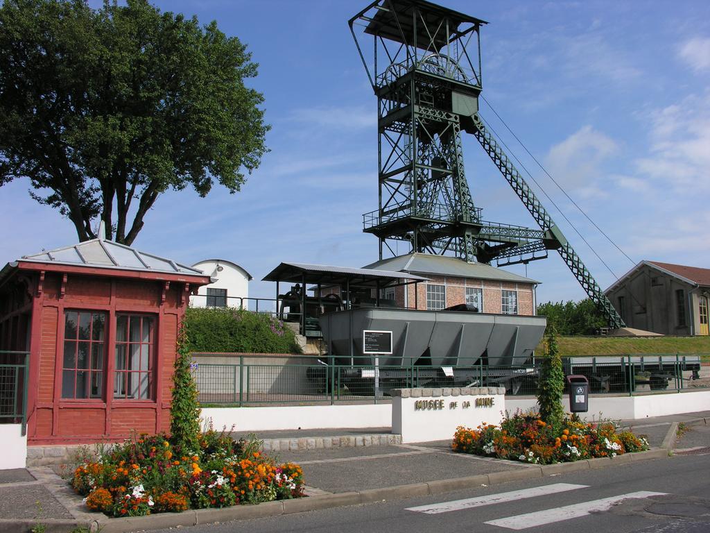 Ibis Budget Montceau Les Mines ภายนอก รูปภาพ