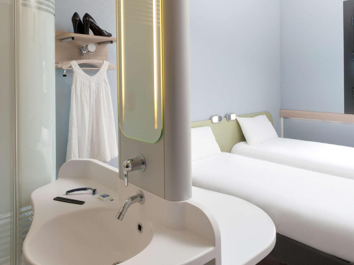 Ibis Budget Montceau Les Mines ภายนอก รูปภาพ
